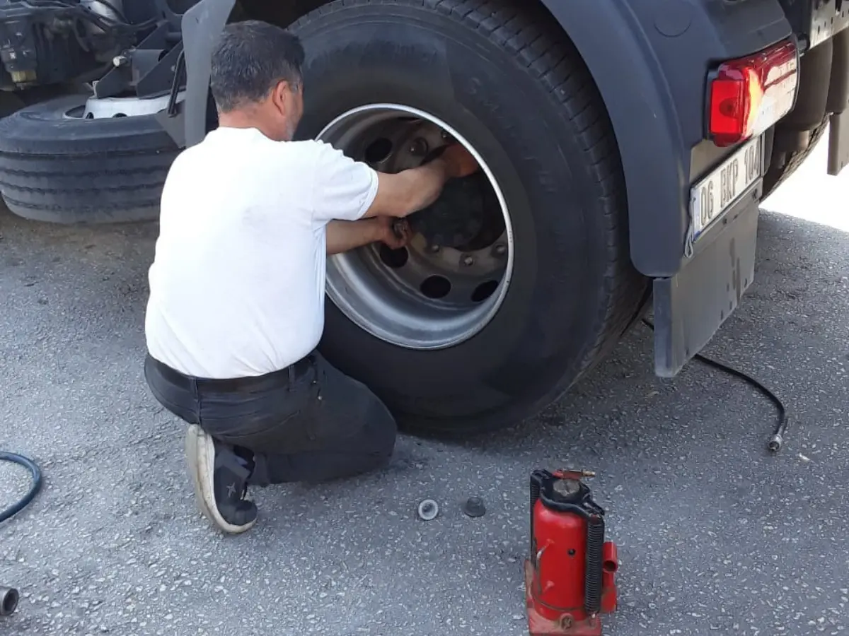 Kadıköy Oto Lastikçi